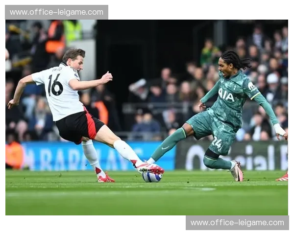 低位防守遭遇争议判罚 富勒姆输球后质疑VAR使用标准